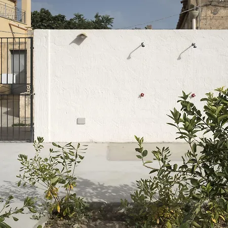 Stagnone Area Zero Alojamento de Acomodação e Pequeno-almoço 3*