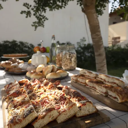 Alojamento de Acomodação e Pequeno-almoço Stagnone Area Zero 3*